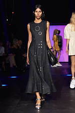 クロエ 2023年春夏コレクション、次世代エネルギー“核融合”を着想源に｜写真25