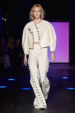 クロエ 2023年春夏コレクション、次世代エネルギー“核融合”を着想源に｜写真27