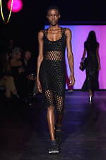 クロエ 2023年春夏コレクション、次世代エネルギー“核融合”を着想源に｜写真30