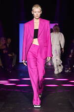 クロエ 2023年春夏コレクション、次世代エネルギー“核融合”を着想源に｜写真31