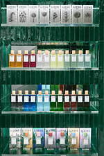 ロエベ フレグランスが国内本格展開、全10種の“虹色フレグランス”＆キャンドルなど大阪に｜写真39