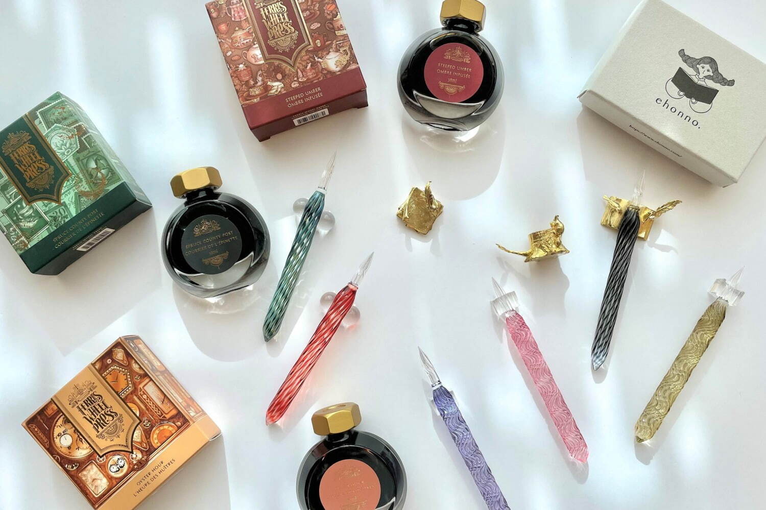 蔦屋書店｜銀座 蔦屋書店「煌めきのペンフェア」動物モチーフのペンレストや、水のように透明なガラスペン