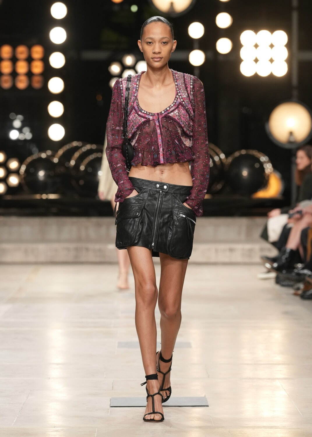 イザベル マラン(ISABEL MARANT) 2023年春夏ウィメンズ&メンズコレクション シルエット - 写真4