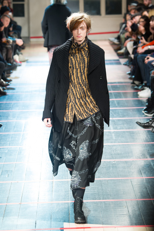 ヨウジヤマモト(Yohji Yamamoto) 2014-15年秋冬メンズコレクション  - 写真25