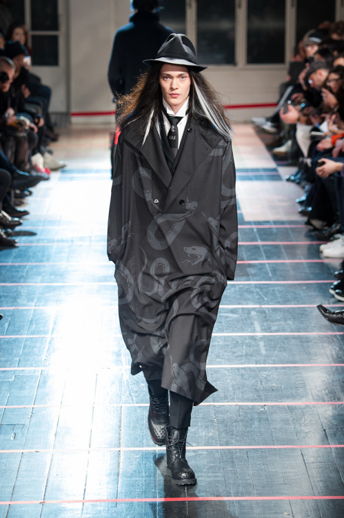 ヨウジヤマモト(Yohji Yamamoto) 2014-15年秋冬メンズコレクション  - 写真50