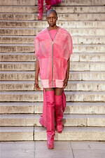 リック・オウエンス 2023年春夏ウィメンズコレクション - フォルムの対位法｜写真5