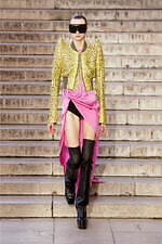 リック・オウエンス 2023年春夏ウィメンズコレクション - フォルムの対位法｜写真7