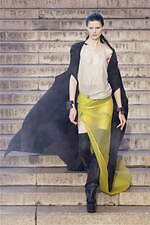 リック・オウエンス 2023年春夏ウィメンズコレクション - フォルムの対位法｜写真23