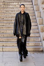 リック・オウエンス 2023年春夏ウィメンズコレクション - フォルムの対位法｜写真45