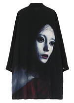 Y's 人形作家 愛実 コラボ Tシャツ Y's“人形プリント”の黒ロングシャツ＆Tシャツが表参道限定で