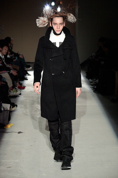 ヨシオクボ 2010-11年秋冬<span>コレクション</span> - 写真4