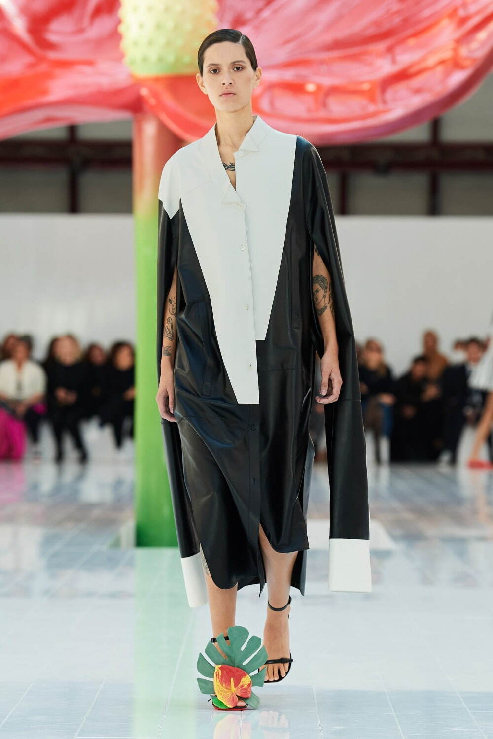 ロエベ(LOEWE) 2023年春夏ウィメンズコレクション シルエット - 写真24