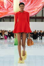 ロエベ 2023年春夏コレクション - アンスリウムの美しさに着想を得て｜写真17