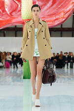 ロエベ 2023年春夏コレクション - アンスリウムの美しさに着想を得て｜写真18