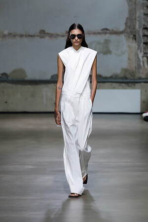 クリスチャン ワイナンツ(christian wijnants) 2023年春夏ウィメンズコレクション  - 写真29