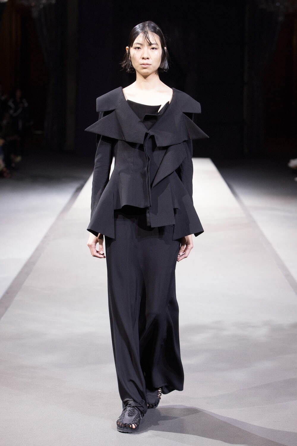 ヨウジヤマモト(Yohji Yamamoto) 2023年春夏ウィメンズコレクション  - 写真2