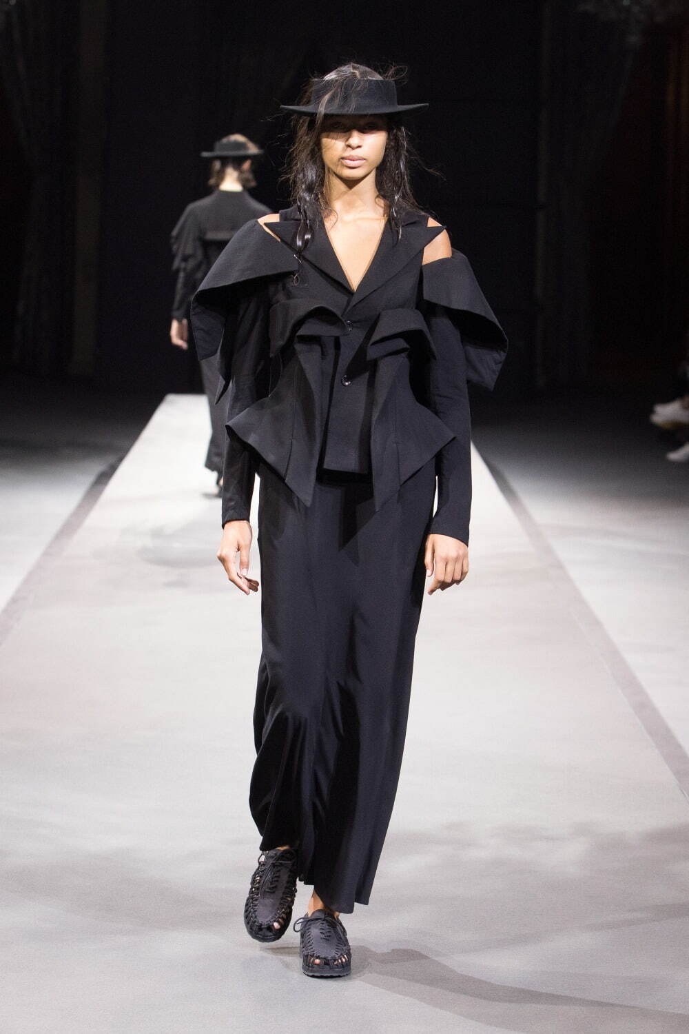 ヨウジヤマモト(Yohji Yamamoto) 2023年春夏ウィメンズコレクション  - 写真4