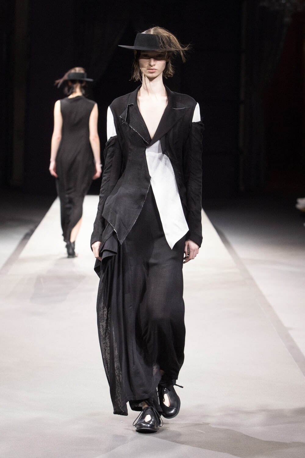 ヨウジヤマモト(Yohji Yamamoto) 2023年春夏ウィメンズコレクション  - 写真11