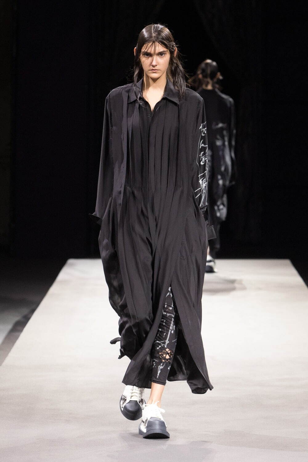 ヨウジヤマモト(Yohji Yamamoto) 2023年春夏ウィメンズコレクション  - 写真17