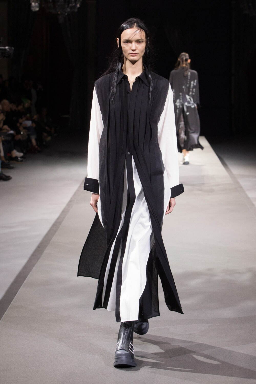 ヨウジヤマモト(Yohji Yamamoto) 2023年春夏ウィメンズコレクション  - 写真18