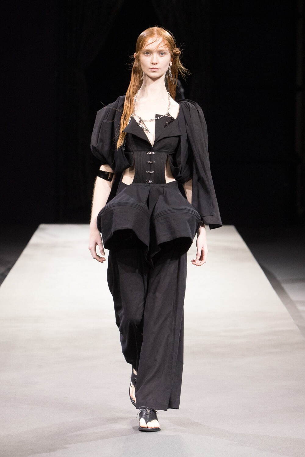 ヨウジヤマモト(Yohji Yamamoto) 2023年春夏ウィメンズコレクション  - 写真21