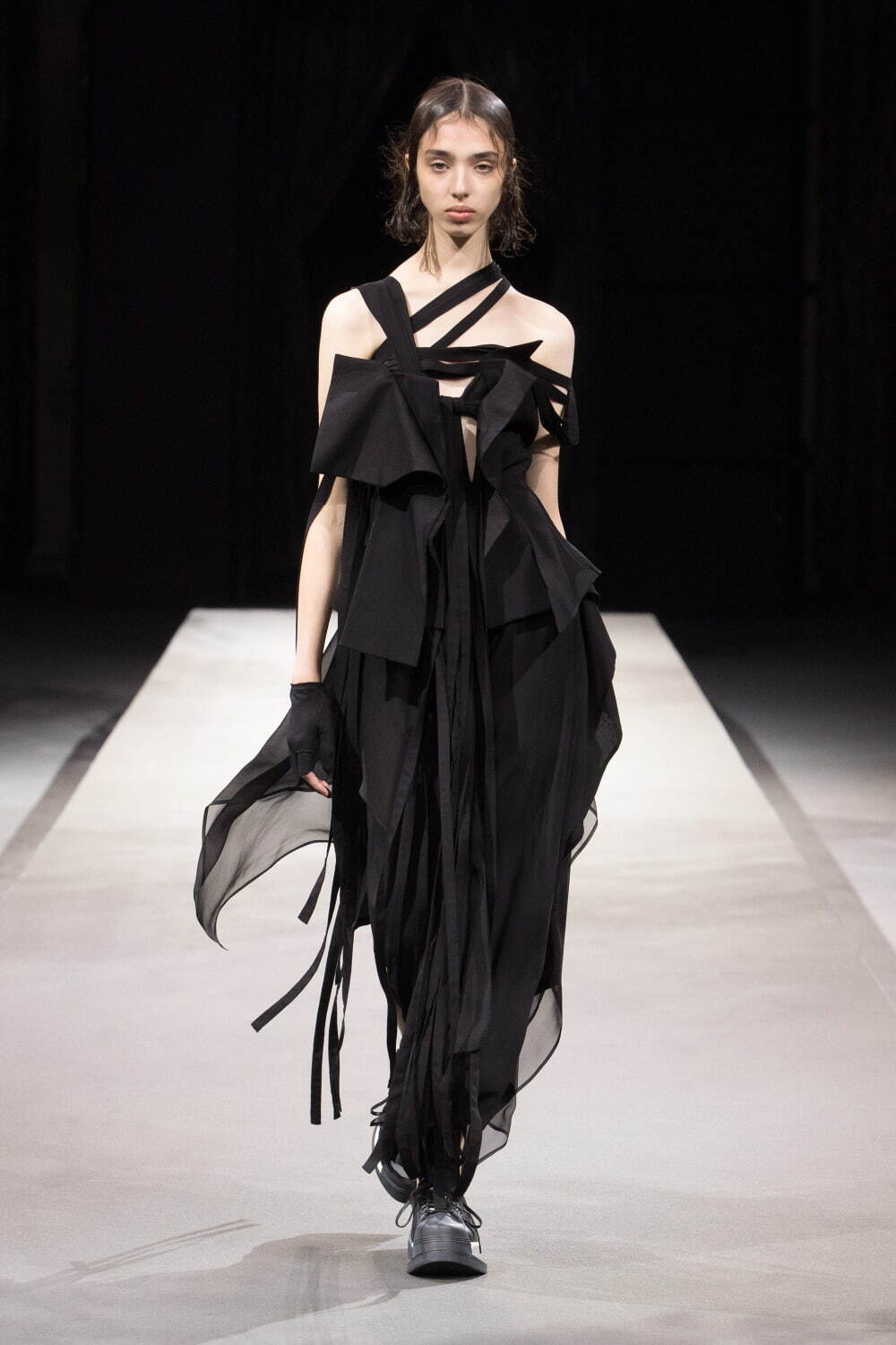 ヨウジヤマモト(Yohji Yamamoto) 2023年春夏ウィメンズコレクション  - 写真26