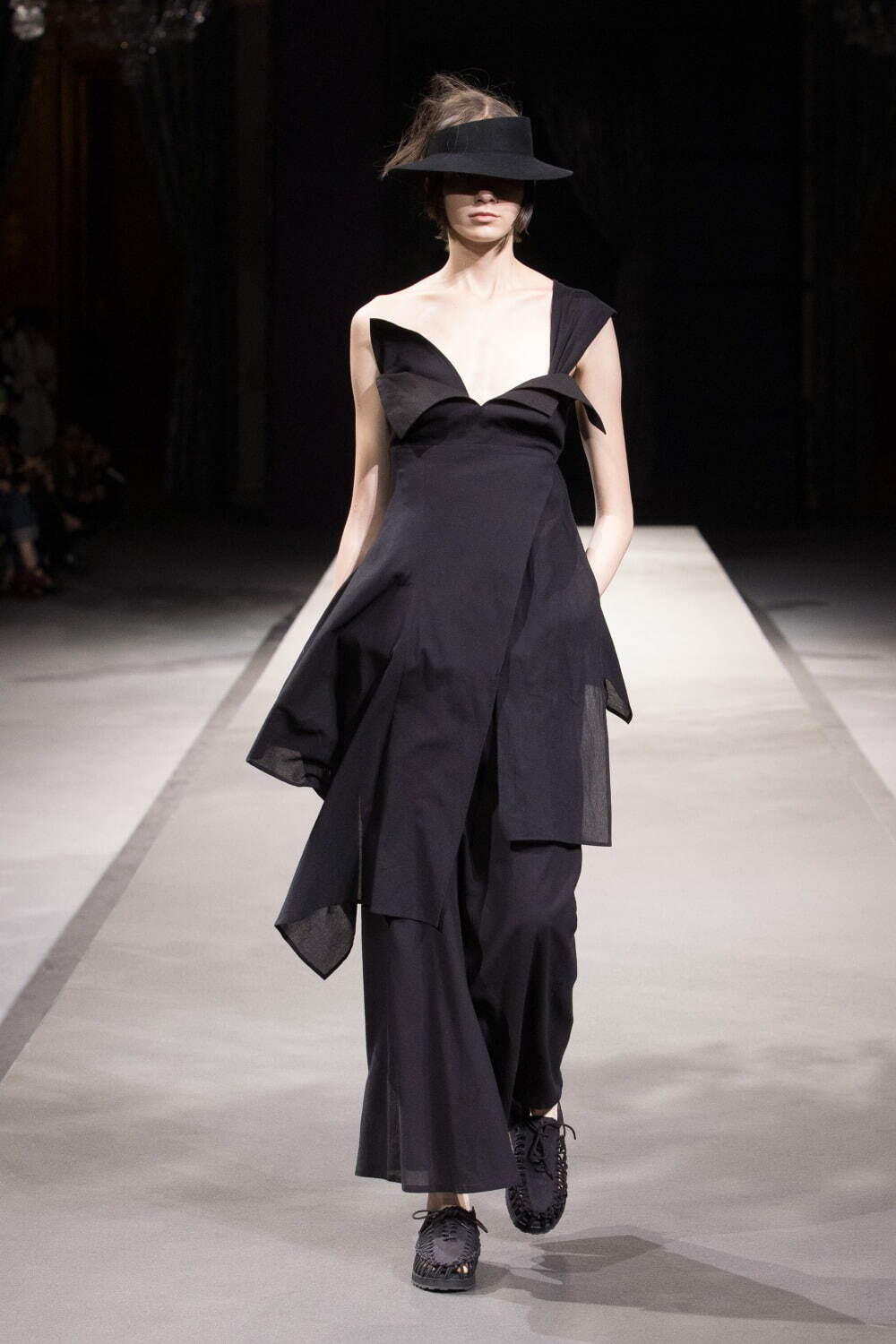 ヨウジヤマモト(Yohji Yamamoto) 2023年春夏ウィメンズコレクション  - 写真30