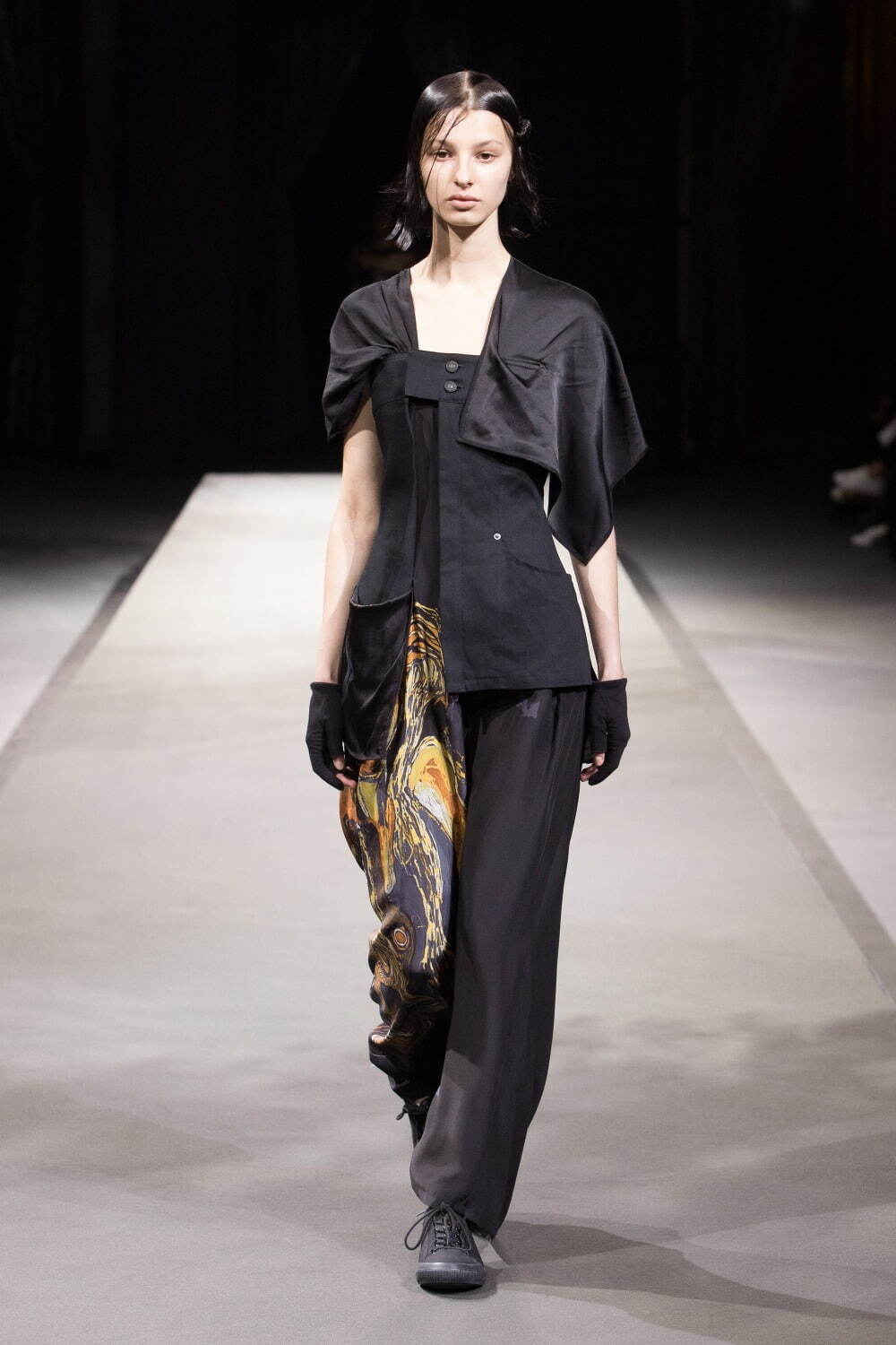 ヨウジヤマモト(Yohji Yamamoto) 2023年春夏ウィメンズコレクション  - 写真31