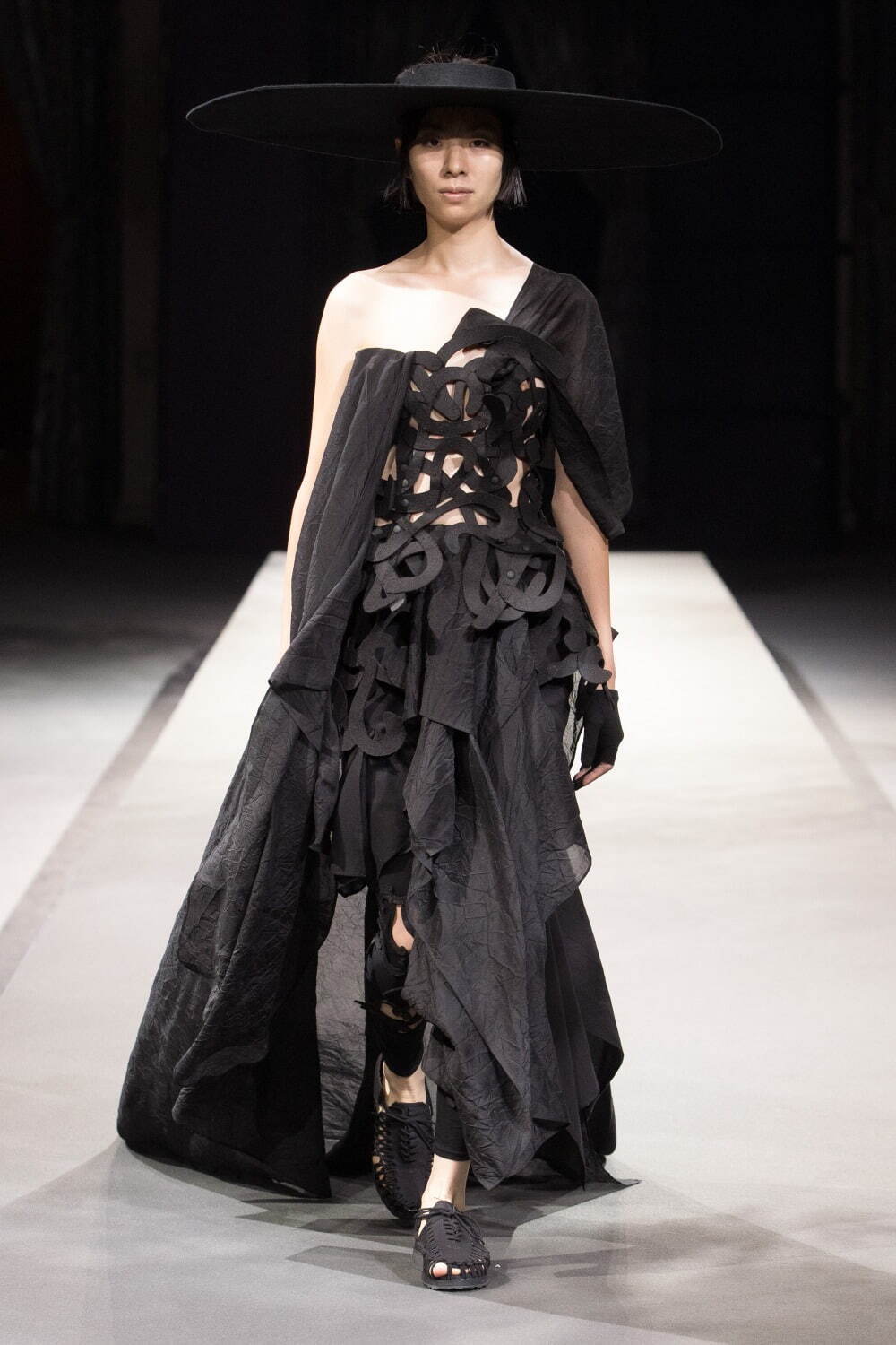 ヨウジヤマモト(Yohji Yamamoto) 2023年春夏ウィメンズコレクション  - 写真44