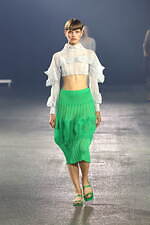 イッセイ ミヤケ 2023年春夏コレクション - “彫刻”から着想、弾み息づく造形｜写真43