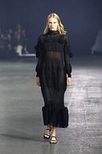 イッセイ ミヤケ 2023年春夏コレクション - “彫刻”から着想、弾み息づく造形｜写真49