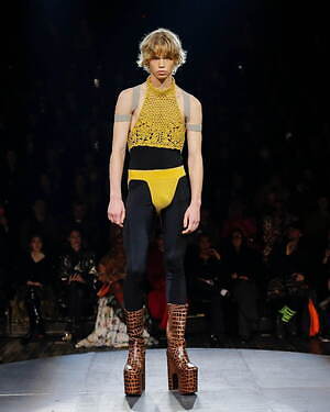 アンドレアス・クロンターラー フォー ヴィヴィアン・ウエストウッド(Andreas Kronthaler for Vivienne Westwood) 2023年春夏ウィメンズ&メンズコレクション  - 写真33