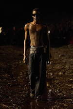 バレンシアガ 2023年夏コレクション - 泥臭く、自分らしく生きる｜写真22