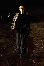 バレンシアガ 2023年夏コレクション - 泥臭く、自分らしく生きる｜写真29