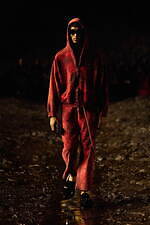 バレンシアガ 2023年夏コレクション - 泥臭く、自分らしく生きる｜写真57