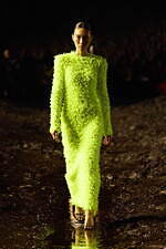 バレンシアガ 2023年夏コレクション - 泥臭く、自分らしく生きる｜写真70