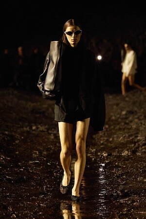 バレンシアガ(BALENCIAGA) 2023年夏ウィメンズ&メンズコレクション  - 写真25