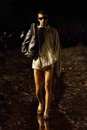 バレンシアガ(BALENCIAGA) 2023年夏ウィメンズ&メンズコレクション  - 写真27