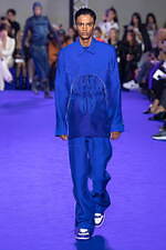 オフ-ホワイト c/o ヴァージル アブロー 2023年春夏コレクション、人生と新しい門出の祝福｜写真15