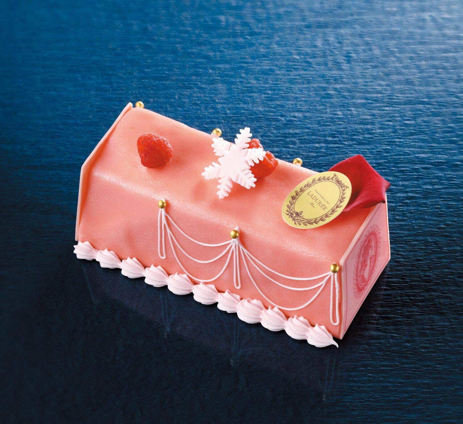 京王百貨店22年クリスマスケーキ、”真っ赤”ないちごムースケーキ＆白熊型チーズケーキ｜写真3