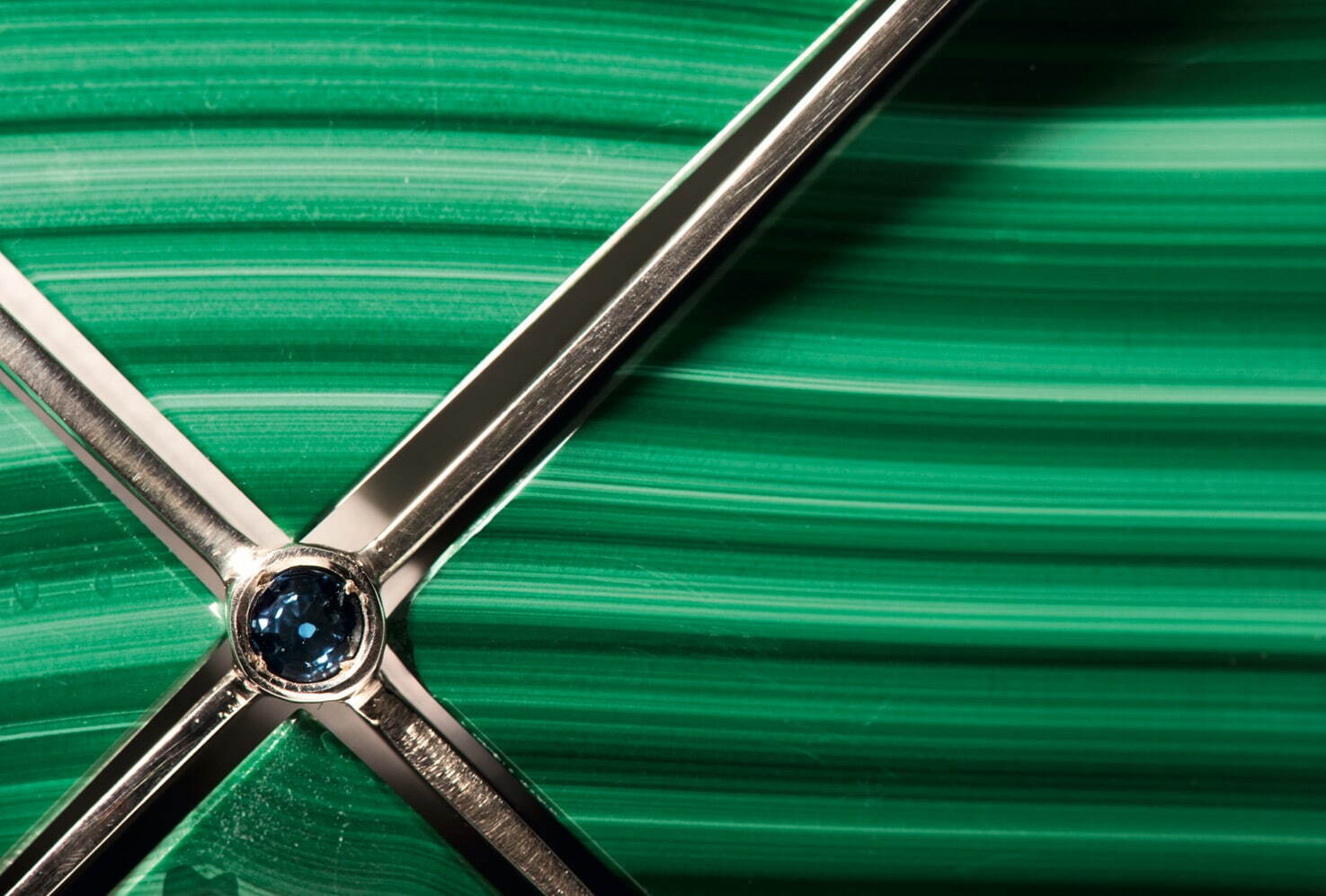 ジュリオ・マンフレディ《アンデレ─X型の十字》(部分)