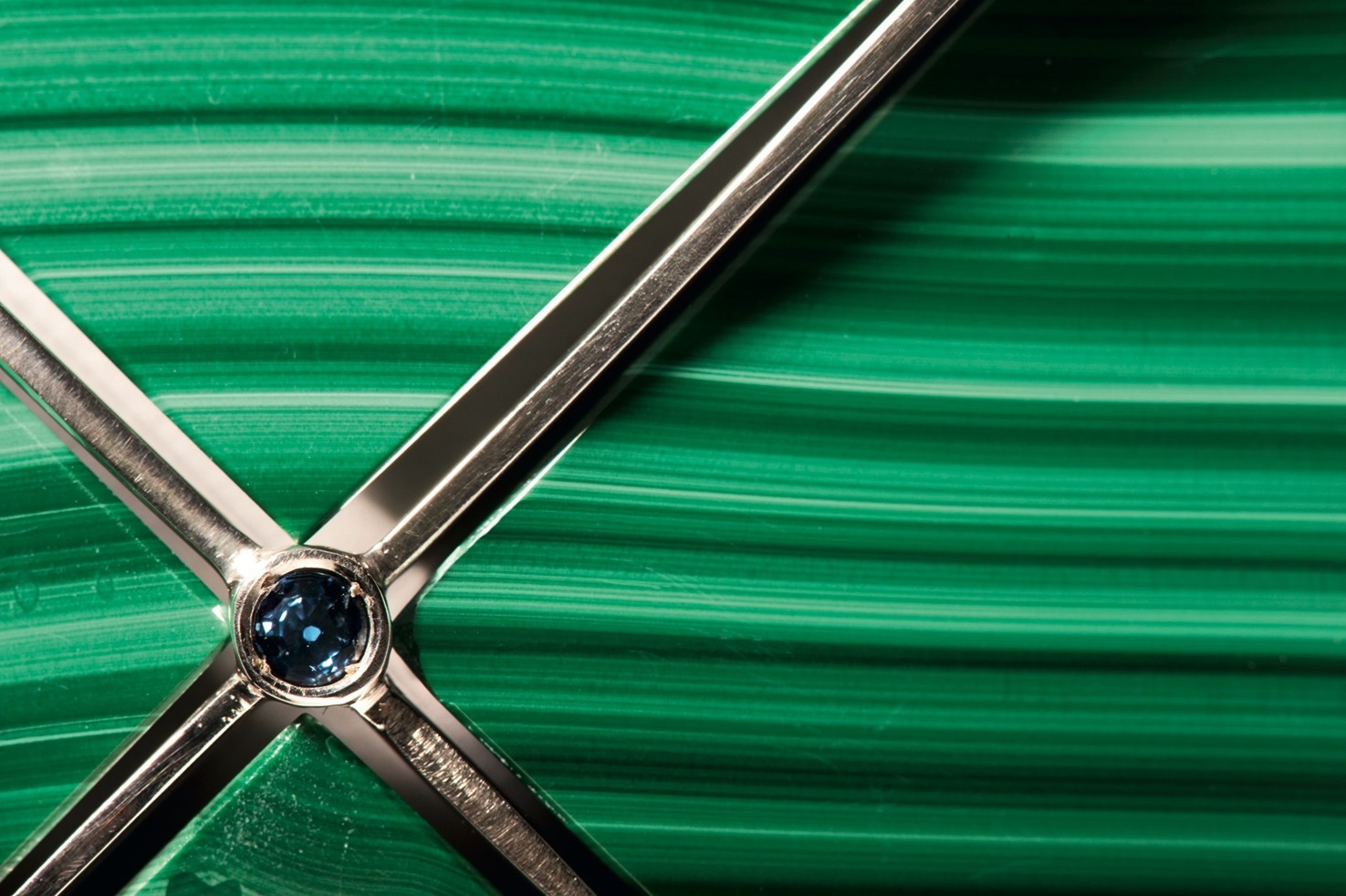 西洋の伝統｜宝飾デザイナー ジュリオ・マンフレディの小企画展が長崎県美術館で、《最後の晩餐》に基づく連作を紹介