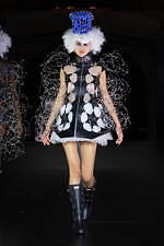 ノワール ケイ ニノミヤ 2023年春夏コレクション - 明滅する灯火｜写真24