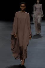 ヴァレンティノ 2023年春夏コレクション、引き算を経て“本質”を見出す｜写真2