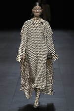 ヴァレンティノ 2023年春夏コレクション、引き算を経て“本質”を見出す｜写真4