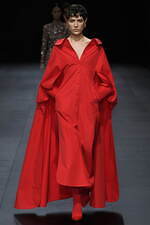 ヴァレンティノ 2023年春夏コレクション、引き算を経て“本質”を見出す｜写真26