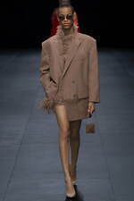 ヴァレンティノ 2023年春夏コレクション、引き算を経て“本質”を見出す｜写真34