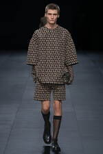 ヴァレンティノ 2023年春夏コレクション、引き算を経て“本質”を見出す｜写真38