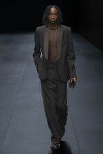 ヴァレンティノ 2023年春夏コレクション、引き算を経て“本質”を見出す｜写真46