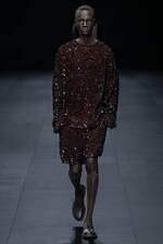 ヴァレンティノ 2023年春夏コレクション、引き算を経て“本質”を見出す｜写真47